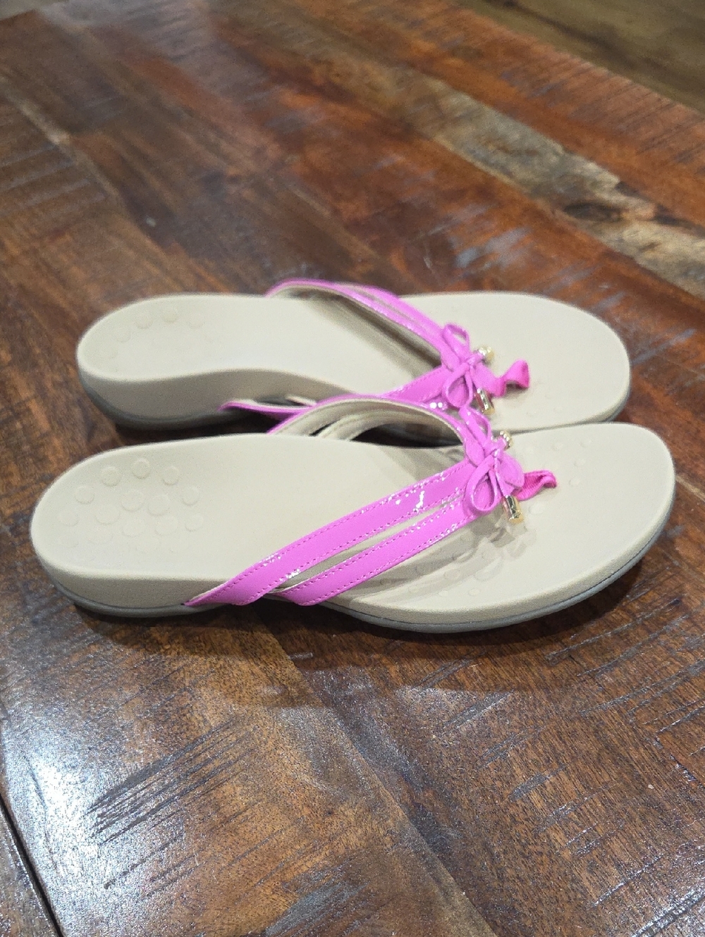 Vionic Sandals Size 8 - Picture 2 of 6